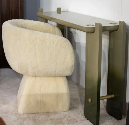 Tables pour hôtels - Console Ipanema en bois laqué vert brillant et détails en laiton - DUISTT
