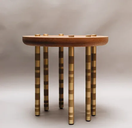 Tables for hotels - Side Table Ipanema Legs Brass with Knurled details, top in Natural Oak - DUISTT