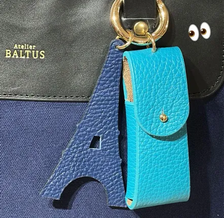 Petite maroquinerie - Porte-clé/Bijou de sac Tour Eiffel 10×5,5 cm cuir pleine fleur - ATELIER BALTUS