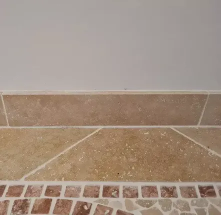Carrelages et dallages - Plinthe en travertin clair  (Vendu à la pièce) - LIGERIO