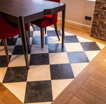 Indoor floor coverings - Checkerboard paving in Nivernais stone - LIGERIO