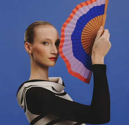Objets design - Éventail à main FLUID SHAPES, 23 cm, orange, bleu et violet - A FAN OF