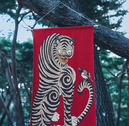 Fabrics - Tiger and Magpie (Burgundy) Blankets - BON`EE(LIVING ART BRAND)