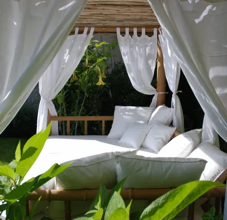 Gazébos, belvédères et pavillons de jardin - MOANA - lit de jardin, espace détente, ombrage - HONEYMOON
