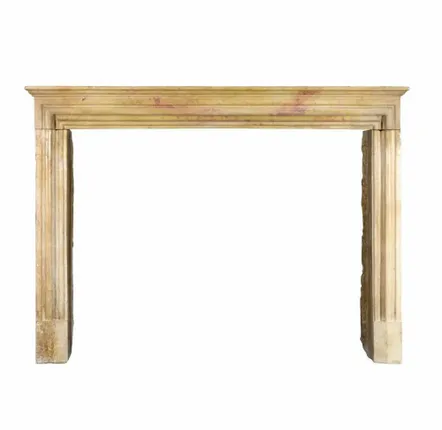 Decorative objects - French Limestone Fireplace. - MAISON LEON VAN DEN BOGAERT