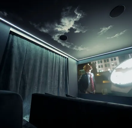 Méridiennes - L’ARKHAM — Une salle de cinéma privée de 15 m² - MYCINÉ