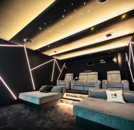 Méridiennes - Salle de cinéma de 26m² - L'EXODIA - MYCINÉ