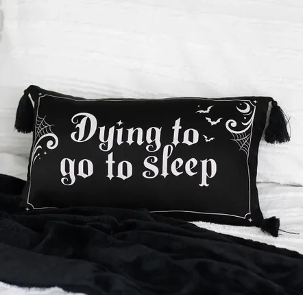 Coussins - Coussin en satin « Mourir d'envie de dormir » - SOMETHING DIFFERENT WHOLESALE