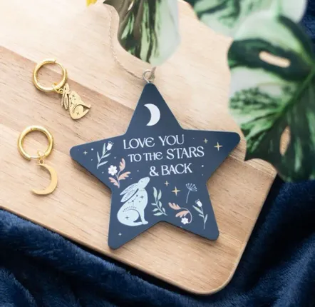 Panneaux séparateurs - Décoration suspendue « Je t'aime jusqu'aux étoiles et retour » (lièvre) - SOMETHING DIFFERENT WHOLESALE EUROPE BV