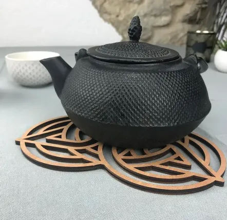 Objets de décoration - Dessous de plat en bois - Triskel - LA COUR DU JUCH