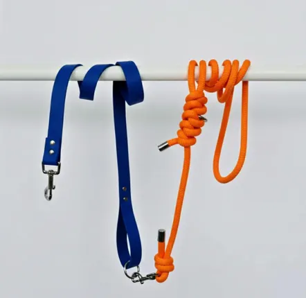 Cadeaux - laisse multi-position LÉON. - Laisse pour chien - Orange et bleu - BY CHURCHILL.®