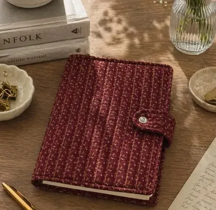 Homewear - Housse de carnet A5 matelassée fabriquée à partir de saris recyclés - I WAS A SARI