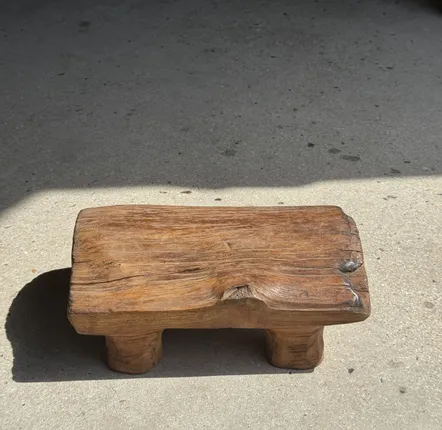 Repose-pieds - Petit tabouret, repose-pied en teck blond monoxyle organique wabi-sabi - OFFICE OBJETS