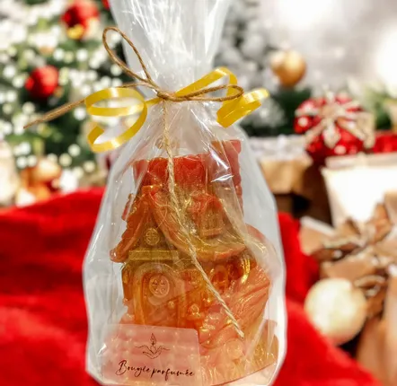 Christmas table settings - Classic House Scented Candle – Handmade Home Décor Gift - WIRAWIRI