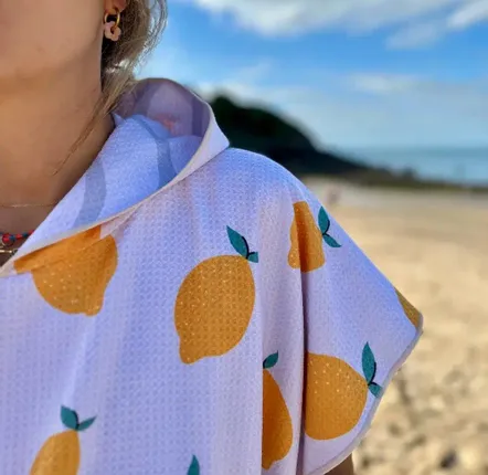 Peignoirs - Poncho de bain adulte 80 x 110 cm, blanc à motifs citrons - TROPESA