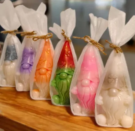 Christmas table settings - Santa Candle Gift Set – 6 Pieces of Christmas Joy - WIRAWIRI