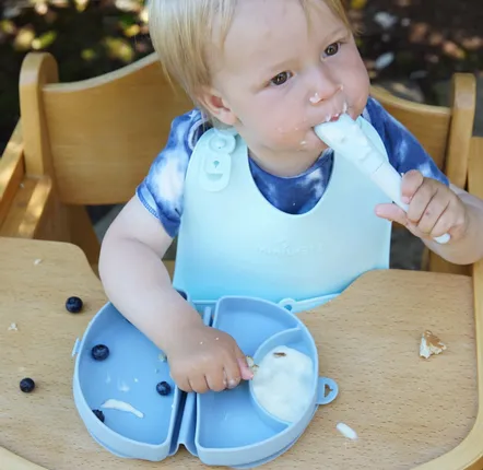 Children's mealtime - Fold & Scoop Plate- CHICORY/AQUA - MINIWARE AB