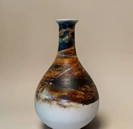 Poterie - Vase en porcelaine Arita cuit au feu Saggar — Collection Shuhari - JOHN MAC CERAMICS