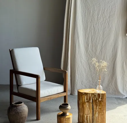 Tabourets - Table d'appoint en bois pétrifié orange doré et blanche ovale H46 D38 - OFFICE OBJETS