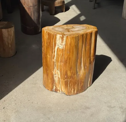 Tabourets - Table d'appoint en bois pétrifié orange doré et blanche ovale H46 D38 - OFFICE OBJETS