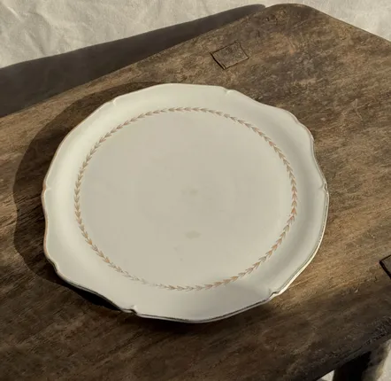 Plats et saladiers - Grand plat à tarte en faïence de Gien Quimper liseré doré D35 - OFFICE OBJETS
