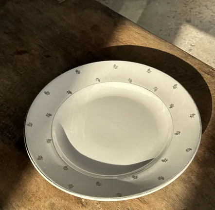 Assiettes de réception - Plat circulaire modèle Nico doré Digoin Sarreguemines D30,5 - OFFICE OBJETS