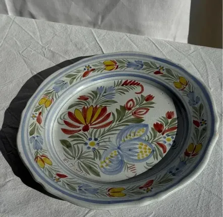 Assiettes de réception - Assiette décorative ancienne IB Quimper à décor floral polychrome D24 - OFFICE OBJETS