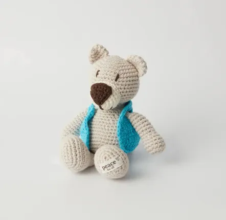 Peluches - Ours de la paix fait main - UNHCR/MADE51