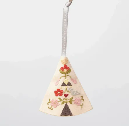 Christmas garlands and baubles - Handcrafted Tree of Life Christmas Ornament - MADE51 - UNHCR