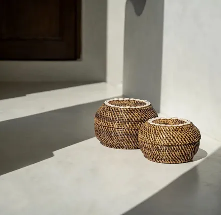 Caskets and boxes - The Colonial Peek-a-Boo Basket - Natural Brown - M - BAZAR BIZAR LIVING