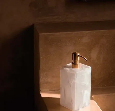 Porte-savons - Le Distributeur De Savon En Résine - Rose Blanc - BAZAR BIZAR LIVING