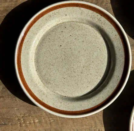Everyday plates - Set of 9 small dessert plates in Sologne porcelain - OFFICE OBJETS