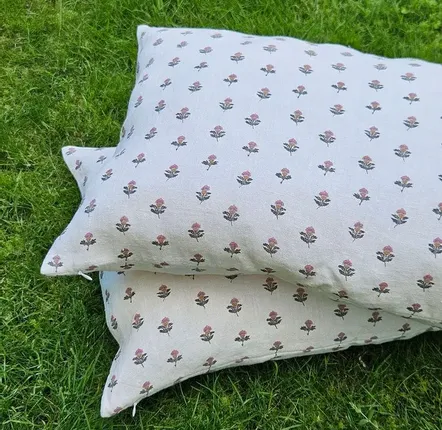 Comforters and pillows - 100% Linen Pillowcase - Beige small flowers print on heavy linen - NORRAVILLA