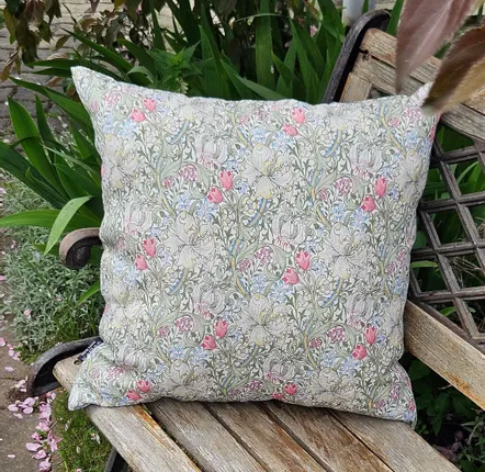 Comforters and pillows - 100% Linen Pillowcase - William Morris Golden Lily - NORRAVILLA