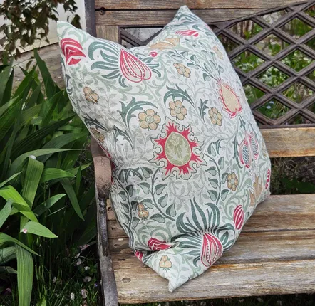Comforters and pillows - 100% Linen Pillowcase - William Morris Persian - NORRAVILLA