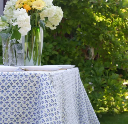 Table cloths - 100% linen tablecloth - Blue Fleur de lis print on heavy linen - NORRAVILLA
