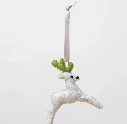 Christmas garlands and baubles - Handcrafted Dashing Deer Christmas Ornament - MADE51 - UNHCR