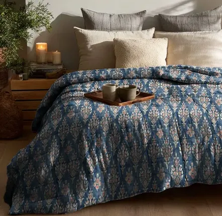 Bed linens - linen quilted blanket - Indian blue print - NORRAVILLA