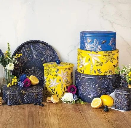 Objets de décoration - Birthday Collection – Boîtes en métal illustrées par Sara Miller - MAISON ROYAL GARDEN