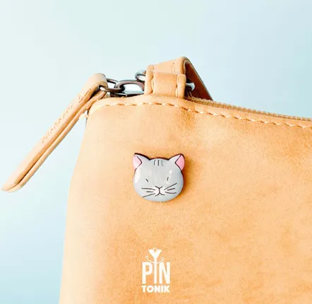Broches - Classic Grey Cat - Wooden Pin - PINTONIK