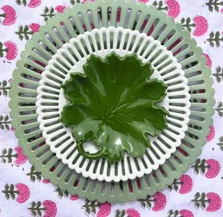 Assiettes au quotidien - Assiettes feuille de vigne - BOURG-JOLY MALICORNE