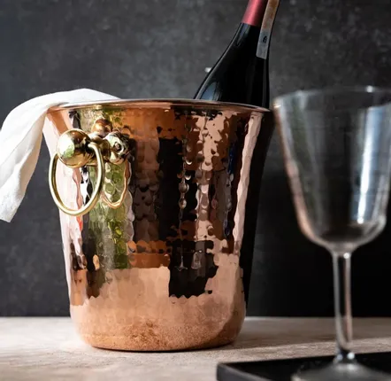 Accessoires pour le vin - Seau à Glace et à Vin en Cuivre Martelé Artisanal avec Poignées en Lai - BELS & PEARL