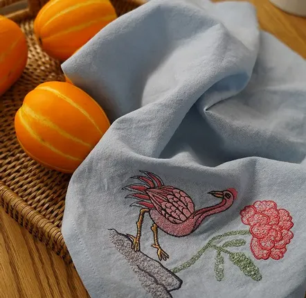 Foulards et écharpes - Mouchoir brodé avec symboles de longévité - BON`EE(LIVING ART BRAND)