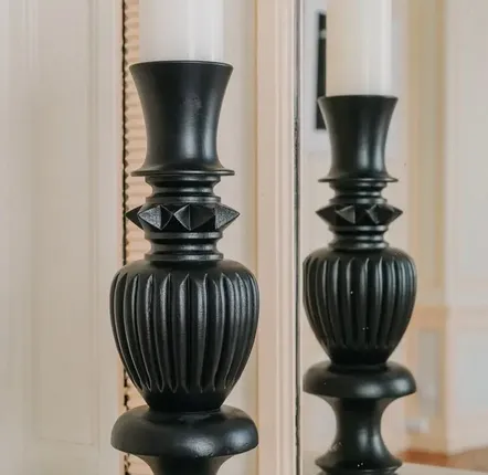 Candlesticks and candle holders - A pair of stained wood candle holders - ESMERY EBENISTERIE