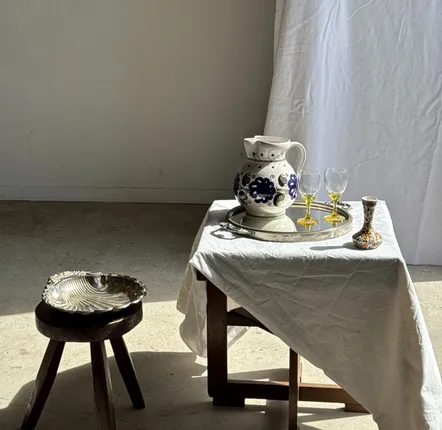 Carafes - Very large vintage white enamelled ceramic carafe with decoration - OFFICE OBJETS