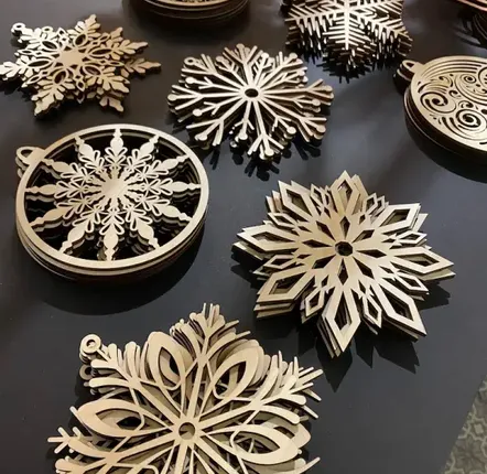Guirlandes et boules de Noël - Boule de Noël - Collection Dentelle de bois - 9 pièces - LA COUR DU JUCH