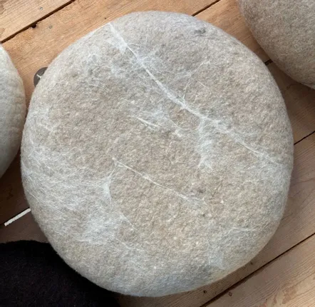 Textile and surface design - cushion - 100% Wool - Unique Piece - LUDIVINE GERARDIN