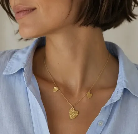 Bijoux - Collier chaine plaqué or et 3 coeurs- Alma - SOPHIE DESCHAMPS BIJOUX