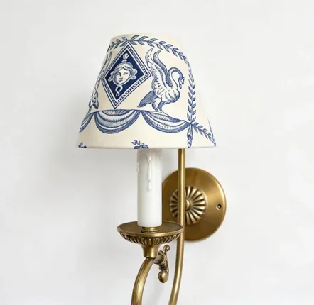 Hanging lights - Toile de Jouy flame-clip lampshade - CHATEAU TALES