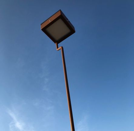 Outdoor floor lamps - TEE XL solar terminal - LYX LUMINAIRES